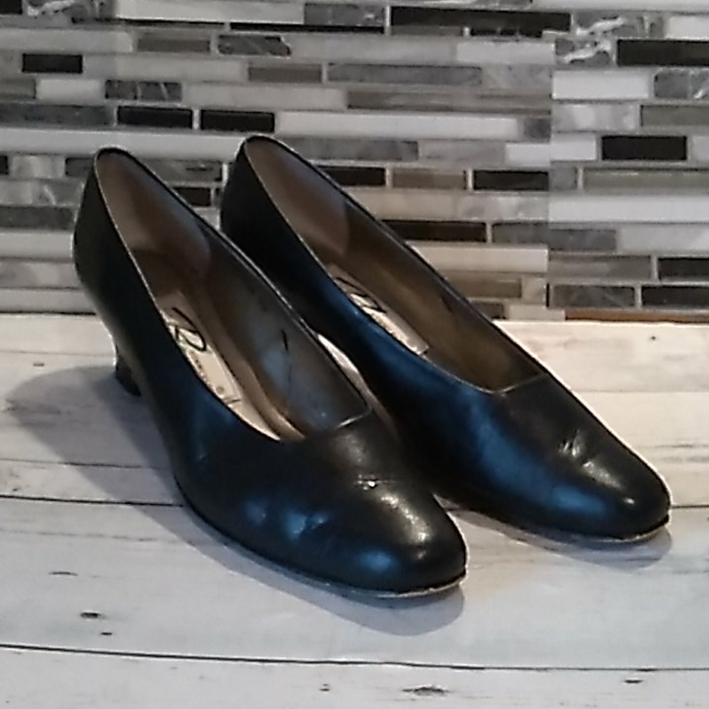 Vintage Ros Hommerson 7S dress heels 👠